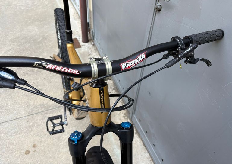 Brugt Orbea RALLON M10 2023 2023 Mountainbike — billede 5 af 6