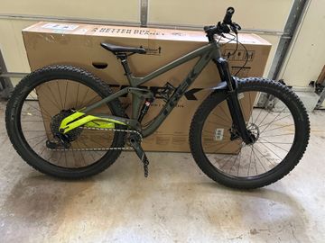 Used Trek Full Stache 8 2019 2019 Mountainbike, Green, 29 — image 1 of 3