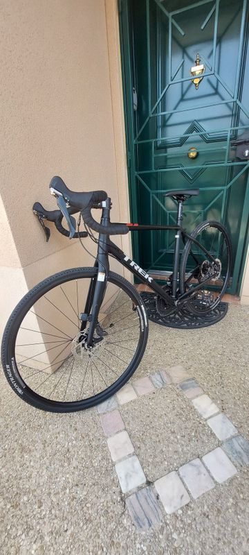 Used Trek Crossrip Shimano 105 2017 Road & Gravel, Black — image 1 of 11