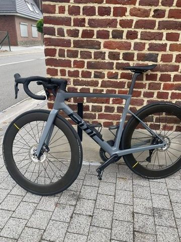 BMC Teammachine SLR 01 FIVE 2023 2023 Road & Gravel usato, Grigio chiaro — immagine 1 di 4