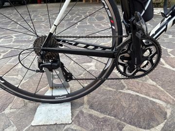 Used Scott Addict 30 Custom Shimano 105 2018 Road & Gravel, Black — image 3 of 4