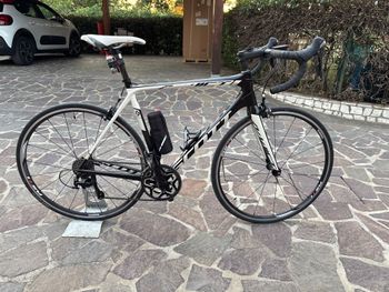 Scott Addict 30 Custom Shimano 105 2018 Road & Gravel usato