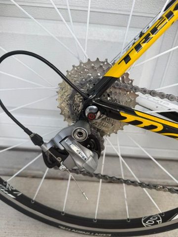 Used Trek Madone 6.2 2011 2011 Road & Gravel, Black — image 12 of 15