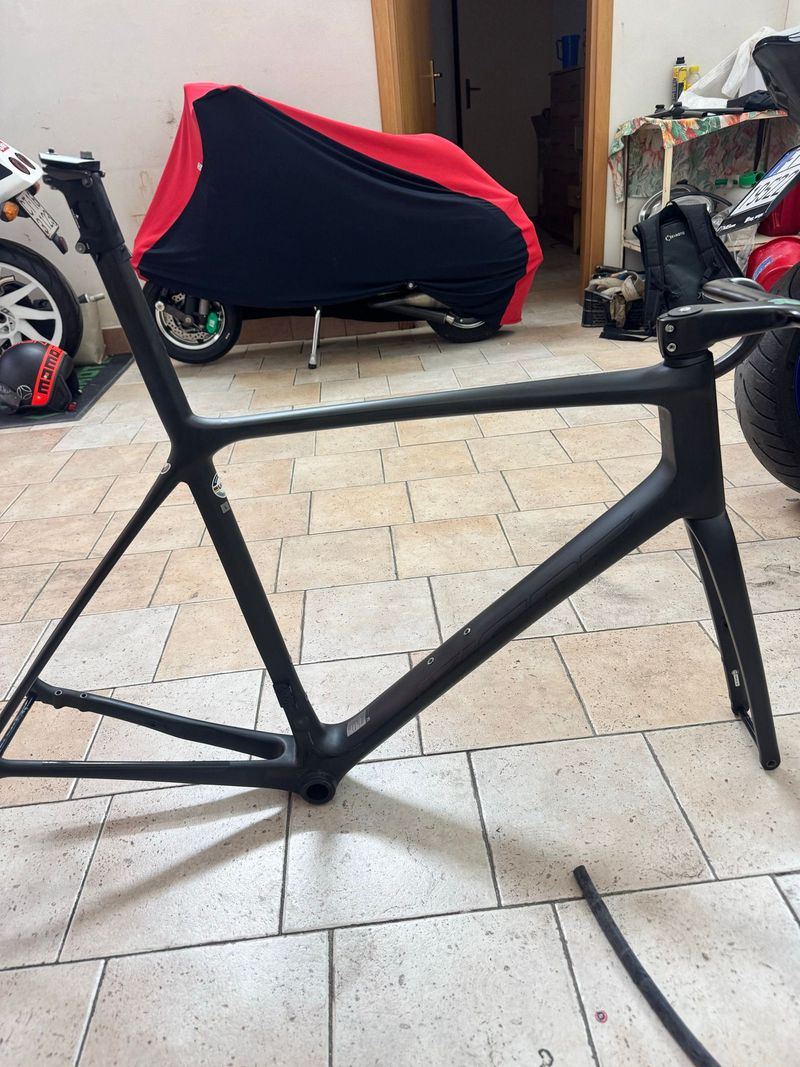 Used Giant TCR Advanced SL Disc 0 2022 Frameset 2022 Road & Gravel