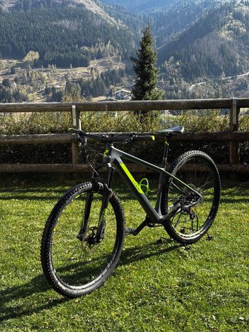 Tweedehands CUBE REACTION C:62 Race Eagle 2019 2019 Mountainbike — afbeelding 2 van 3
