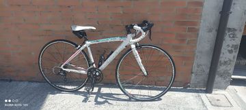 Used Bianchi Custom Shimano Sora 2014 Road & Gravel, White — image 2 of 4
