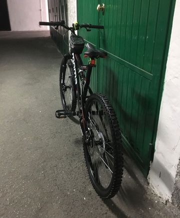 Used Moma Custom Shimano Tourney 2019 Mountainbike, Black — image 2 of 3