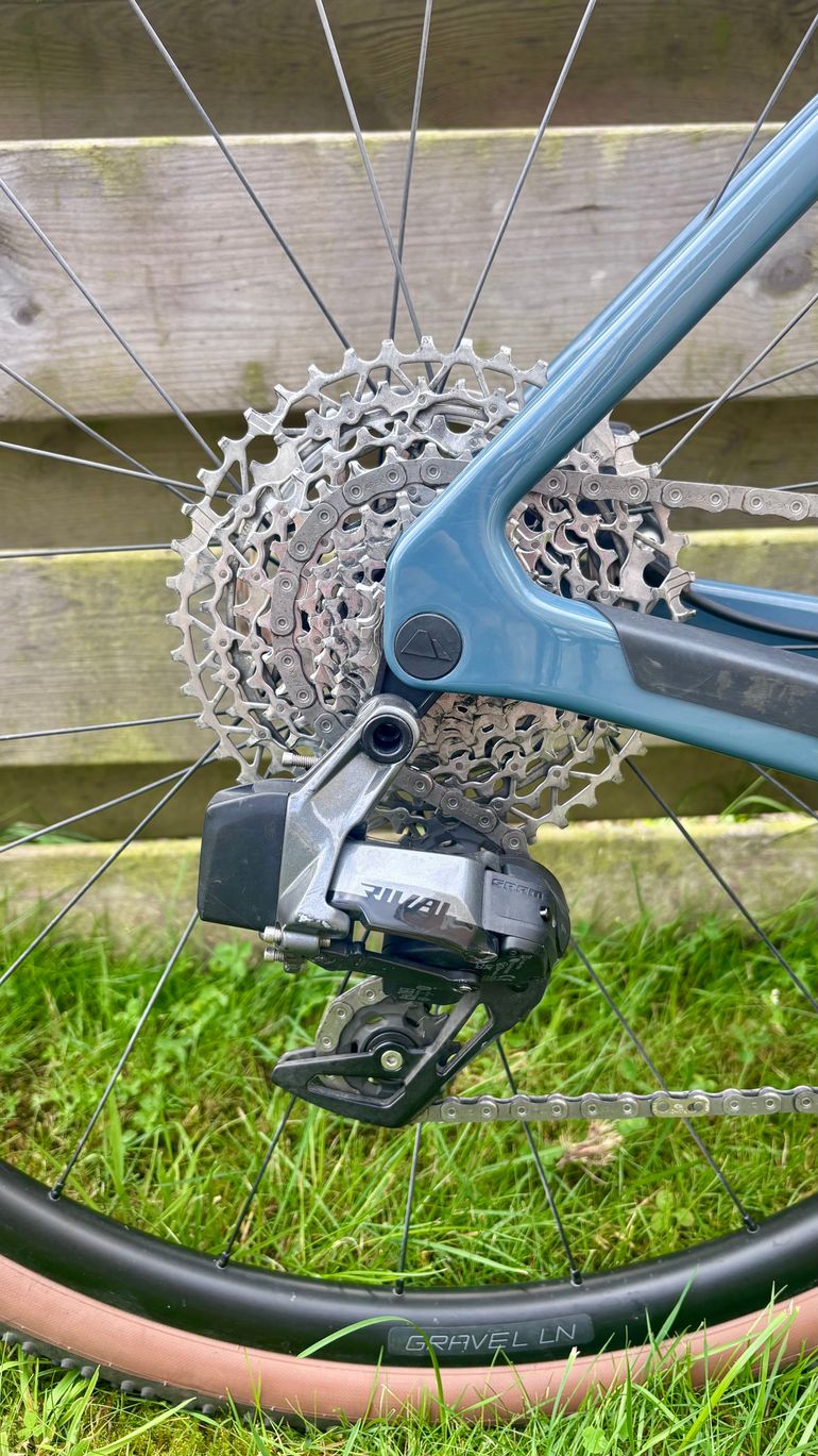 Gebrauchtes Canyon Grizl SRAM Rival eTap AXS 2023 Road & Gravel, Hellgrau — Bild 7 von 10