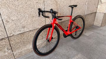 Używany BMC Teammachine R 01 FIVE 2027 2027 Road & Gravel — zdjęcie 3 z 5