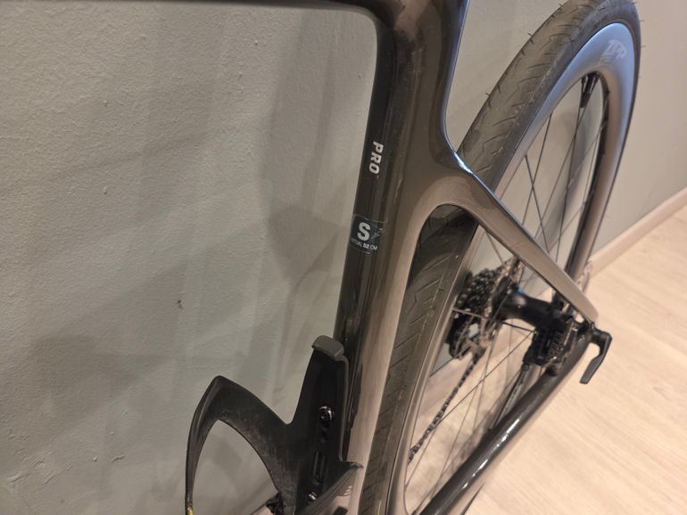 Używany Scott Addict RC Pro 2023 2023 Road & Gravel — zdjęcie 2 z 6