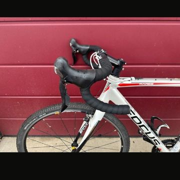Tweedehands Focus Mares AX 1 Custom Shimano 105 2011 Road & Gravel — afbeelding 3 van 8