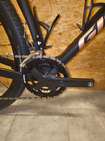 Giant Revolt Advanced 3 2022 2022 Road & Gravel d'occasion — image 3 sur 16