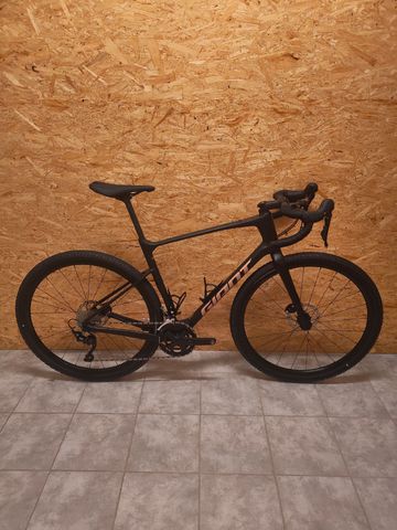 Giant Revolt Advanced 3 2022 2022 Road & Gravel d'occasion — image 2 sur 16