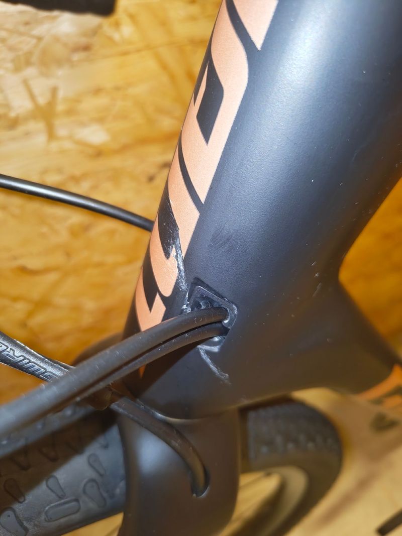 Giant Revolt Advanced 3 2022 2022 Road & Gravel d'occasion — image 14 sur 16
