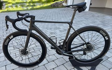 Gebrauchtes Canyon Ultimate CFR Disc eTap 2022 2022 Road & Gravel, Schwarz — Bild 5 von 10