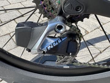 Gebrauchtes Canyon Ultimate CFR Disc eTap 2022 2022 Road & Gravel, Schwarz — Bild 7 von 10