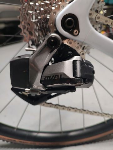 Tweedehands CUBE Cross SRAM Rival eTap AXS 2025 Road & Gravel — afbeelding 30 van 30