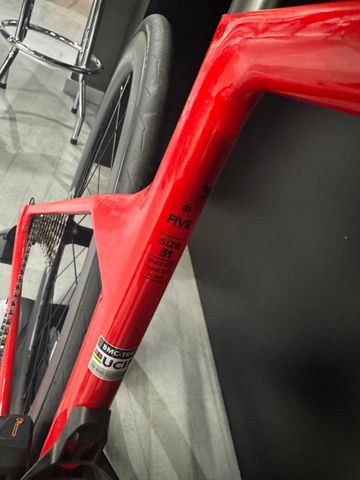 Używany BMC Teammachine R 01 FIVE 2027 2027 Road & Gravel — zdjęcie 8 z 8