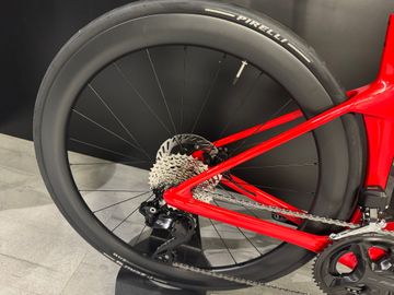 Używany BMC Teammachine R 01 FIVE 2027 2027 Road & Gravel — zdjęcie 2 z 8