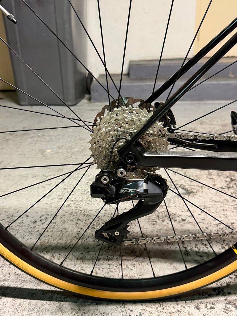 Tweedehands BMC Roadmachine FIVE 2023 2023 Road & Gravel — afbeelding 3 van 5