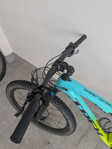 Used Trek Supercaliber 9.8 2020 2020 Mountainbike, Green, 29 — image 3 of 6