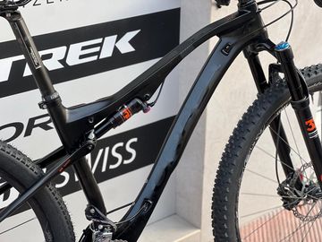 Used Orbea OIZ M50 2018 2018 Mountainbike, Black, 27.5, 29 — image 2 of 18