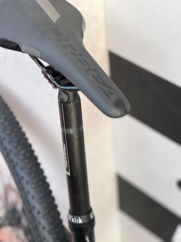 Used Orbea OIZ M50 2018 2018 Mountainbike, Black, 27.5, 29 — image 10 of 18