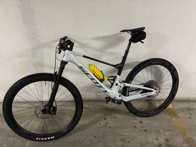 Brugt Scott Spark RC Team Issue 2025 2025 Mountainbike — billede 2 af 3