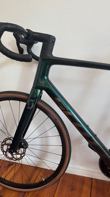 Used Scott Addict 20 2024 2024 Road & Gravel, Green — image 3 of 10