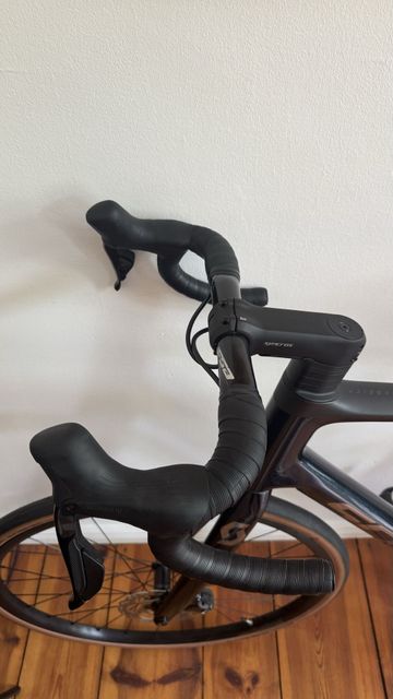 Used Scott Addict 20 2024 2024 Road & Gravel, Green — image 9 of 10