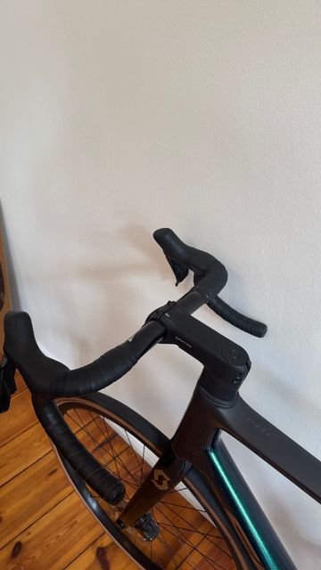 Used Scott Addict 20 2024 2024 Road & Gravel, Green — image 5 of 10