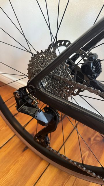 Used Scott Addict 20 2024 2024 Road & Gravel, Green — image 7 of 10