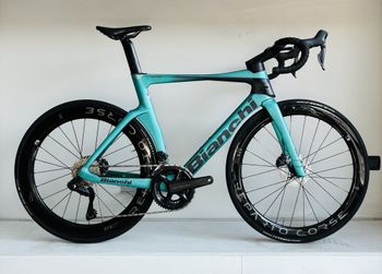 Używany Bianchi Oltre PRO SHIMANO ULTEGRA DI2 2025 2025 Road & Gravel