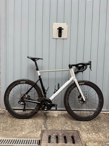 Focus IZALCO MAX 9.8 2021 2021 Road & Gravel usato