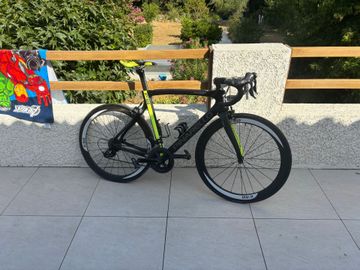 Tweedehands Pinarello Dogma Shimano 105 2018 Road & Gravel