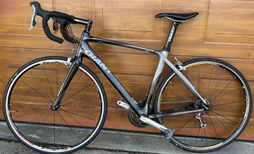 Gebrauchtes Giant Defy Advanced 3 (Triple) 2010 2010 Road & Gravel, Hellgrau — Bild 2 von 3