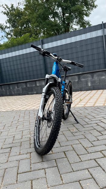Woom Up 5 E-Mountainbike 2023 MTB d'occasion
