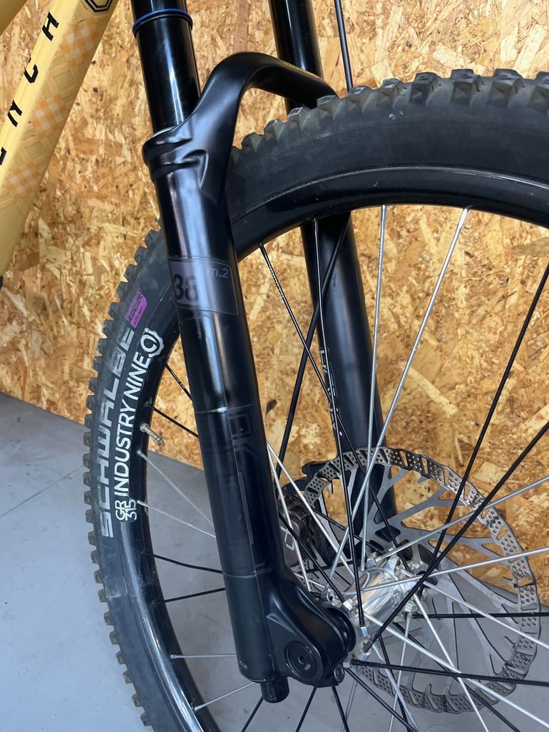 Použité Commencal RACE KIT SUPREME SRAM GX 2023 Mountainbike — obrázek 8 z 9