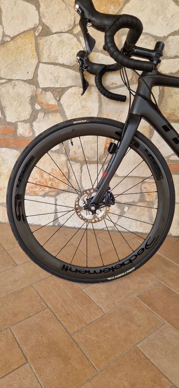 Trek Domane SL 6 2020 2020 Road & Gravel usato, Nero — immagine 3 di 10