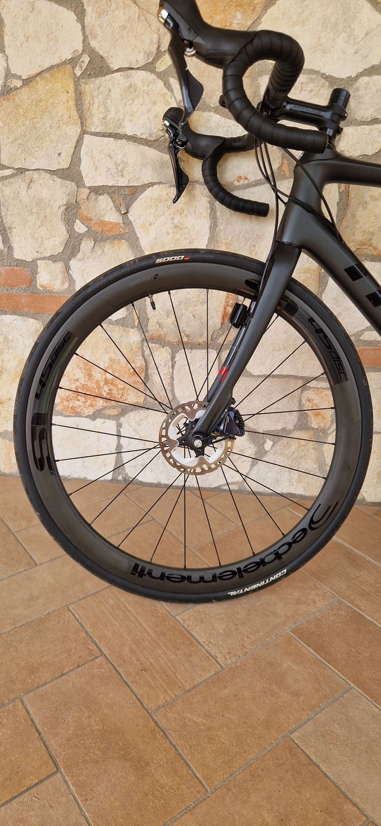 Trek Domane SL 6 2020 2020 Road & Gravel usato, Nero — immagine 3 di 10