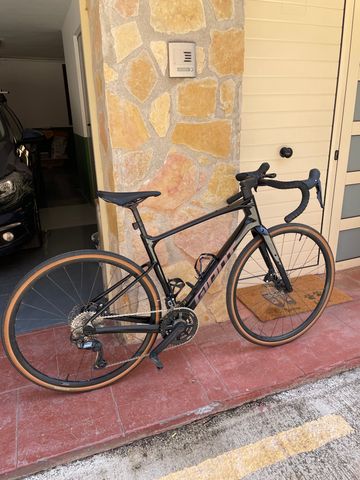 Brugt Giant Revolt Advanced 2 2025 2025 Road & Gravel