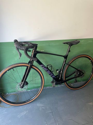 Used Giant Revolt Advanced 2 2025 2025 Road & Gravel, Black — image 2 of 8