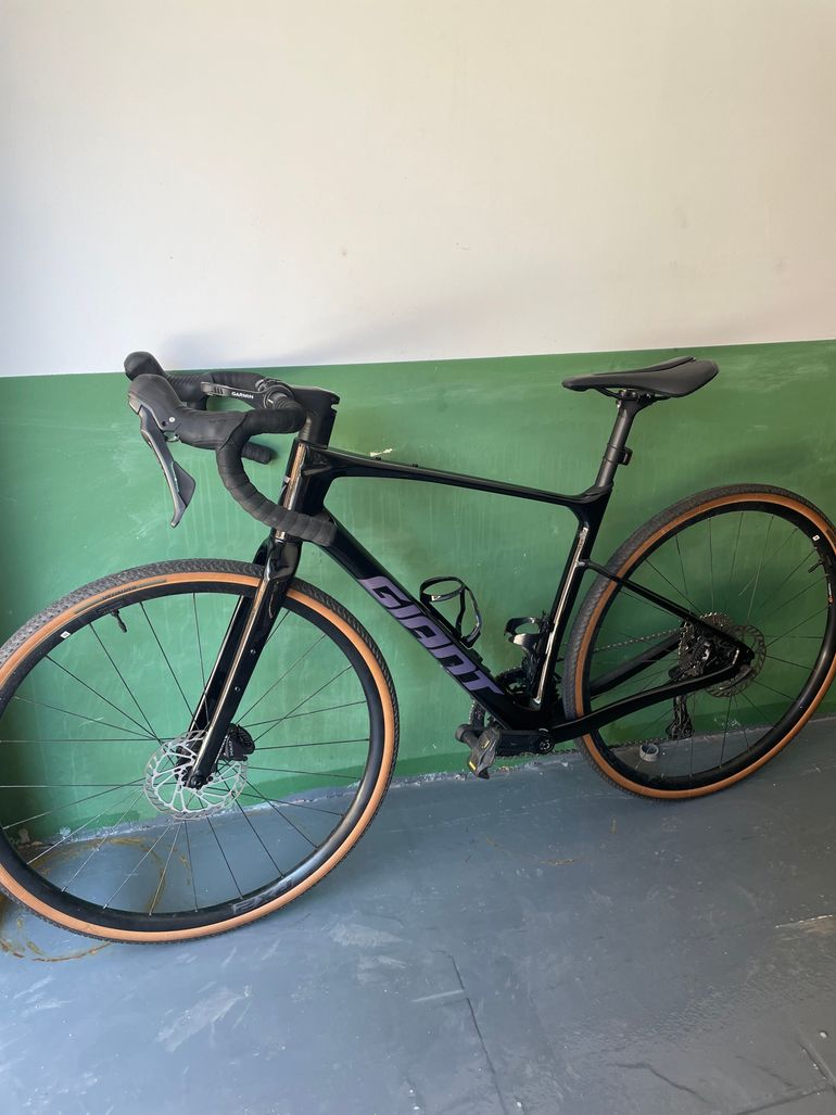 Giant Revolt Advanced 2 2025 2025 Road & Gravel usato, Nero — immagine 2 di 8