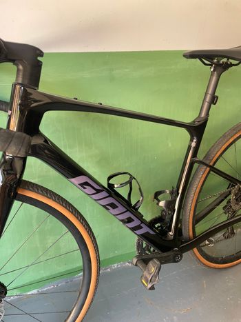 Giant Revolt Advanced 2 2025 2025 Road & Gravel usato, Nero — immagine 6 di 8