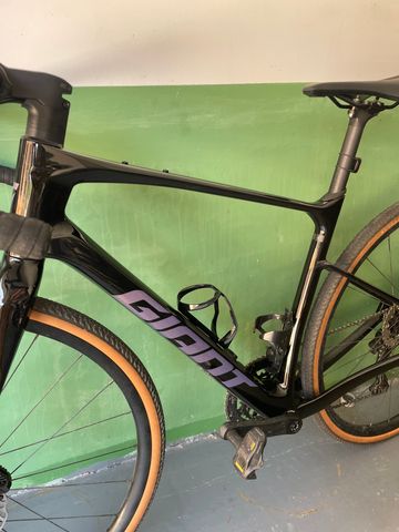 Used Giant Revolt Advanced 2 2025 2025 Road & Gravel, Black — image 6 of 8
