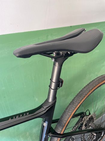 Giant Revolt Advanced 2 2025 2025 Road & Gravel usato, Nero — immagine 3 di 8