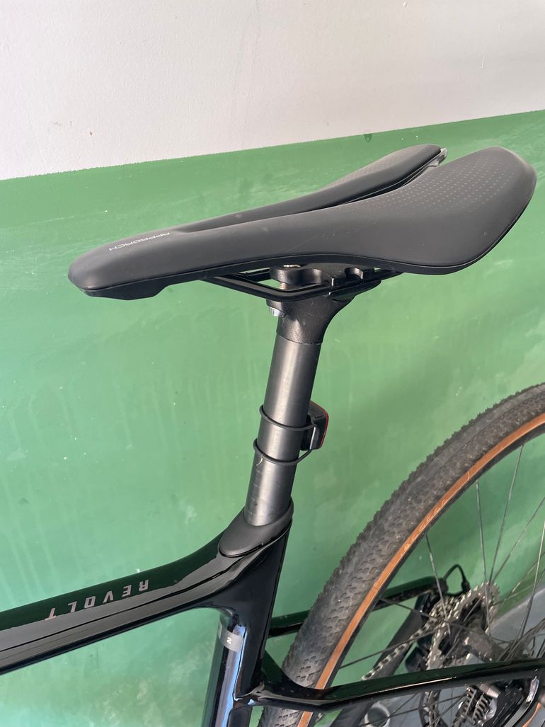 Giant Revolt Advanced 2 2025 2025 Road & Gravel usato, Nero — immagine 3 di 8