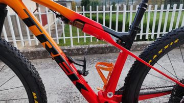 Gebrauchtes Trek Supercaliber 9.7 Gen 1 2023 2023 Mountainbike, Orange — Bild 7 von 8