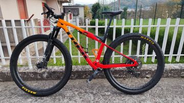 Gebrauchtes Trek Supercaliber 9.7 Gen 1 2023 2023 Mountainbike, Orange — Bild 2 von 8