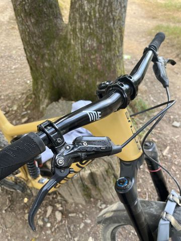 Used Focus SAM 9.9 2022 2022 Mountainbike, Black, 29 — image 5 of 10